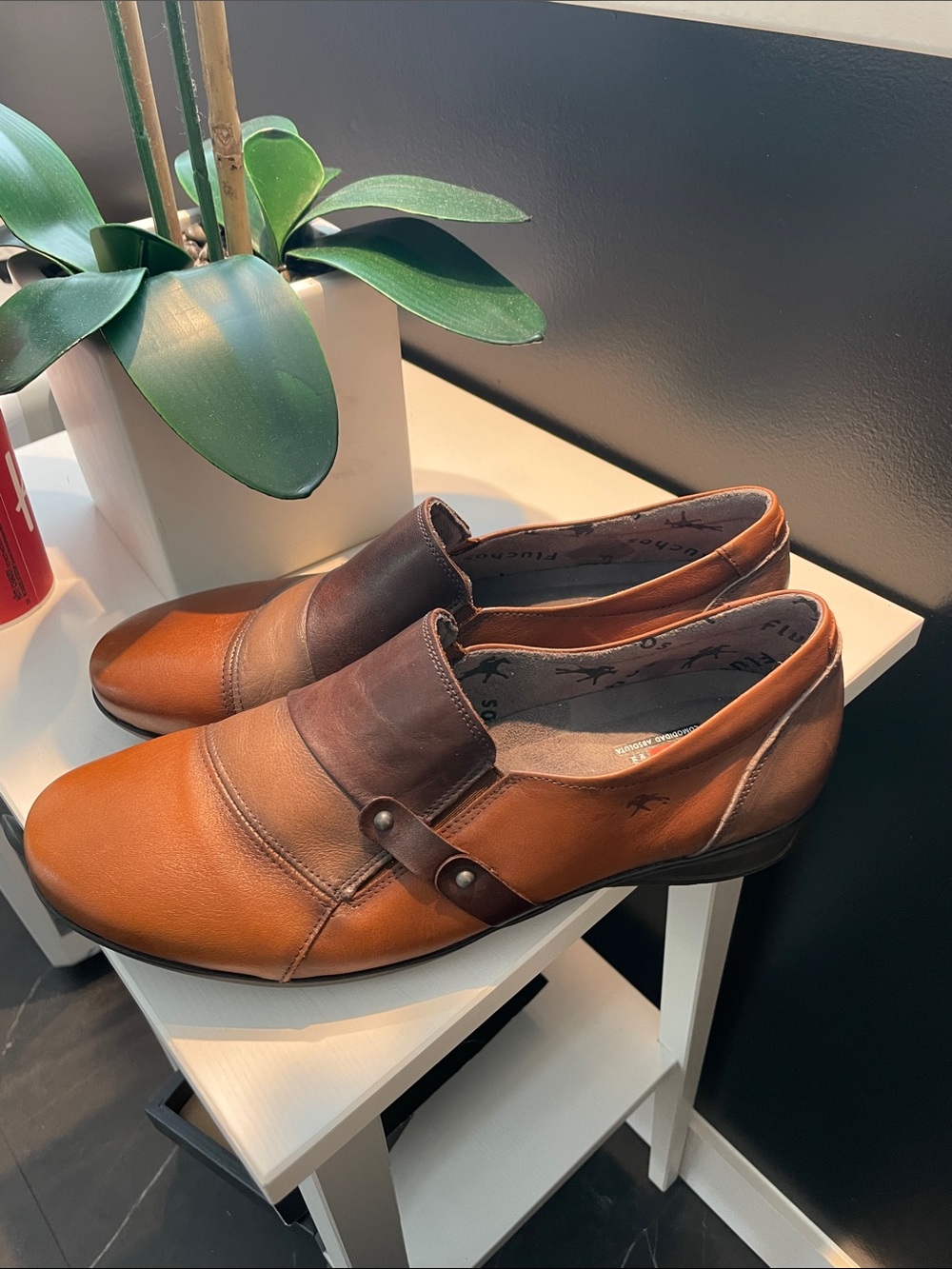 Fluchos woman’s leather shoes made in Spain size 41